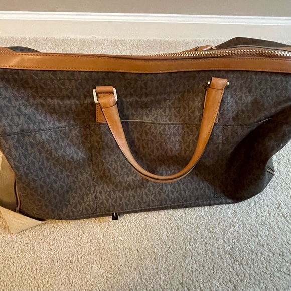 Michael Kors duffle bag/luggage - Picture 4 of 5